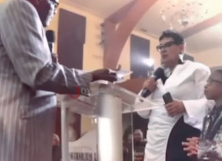 Pastor Humilla públicamente a fiel por Ofrendar Poco Dinero