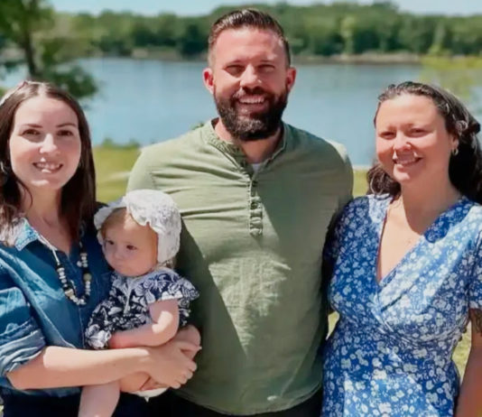 Pastor Defiende la Poligamia y se Casa con Dos Mujeres